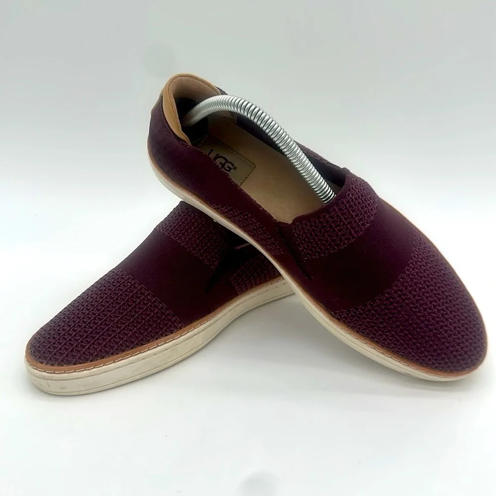 UGG SAMMY PORT STRETCH KNIT / LEATHER SLIP-ON SNEAKERS, WOMEN US 9.5